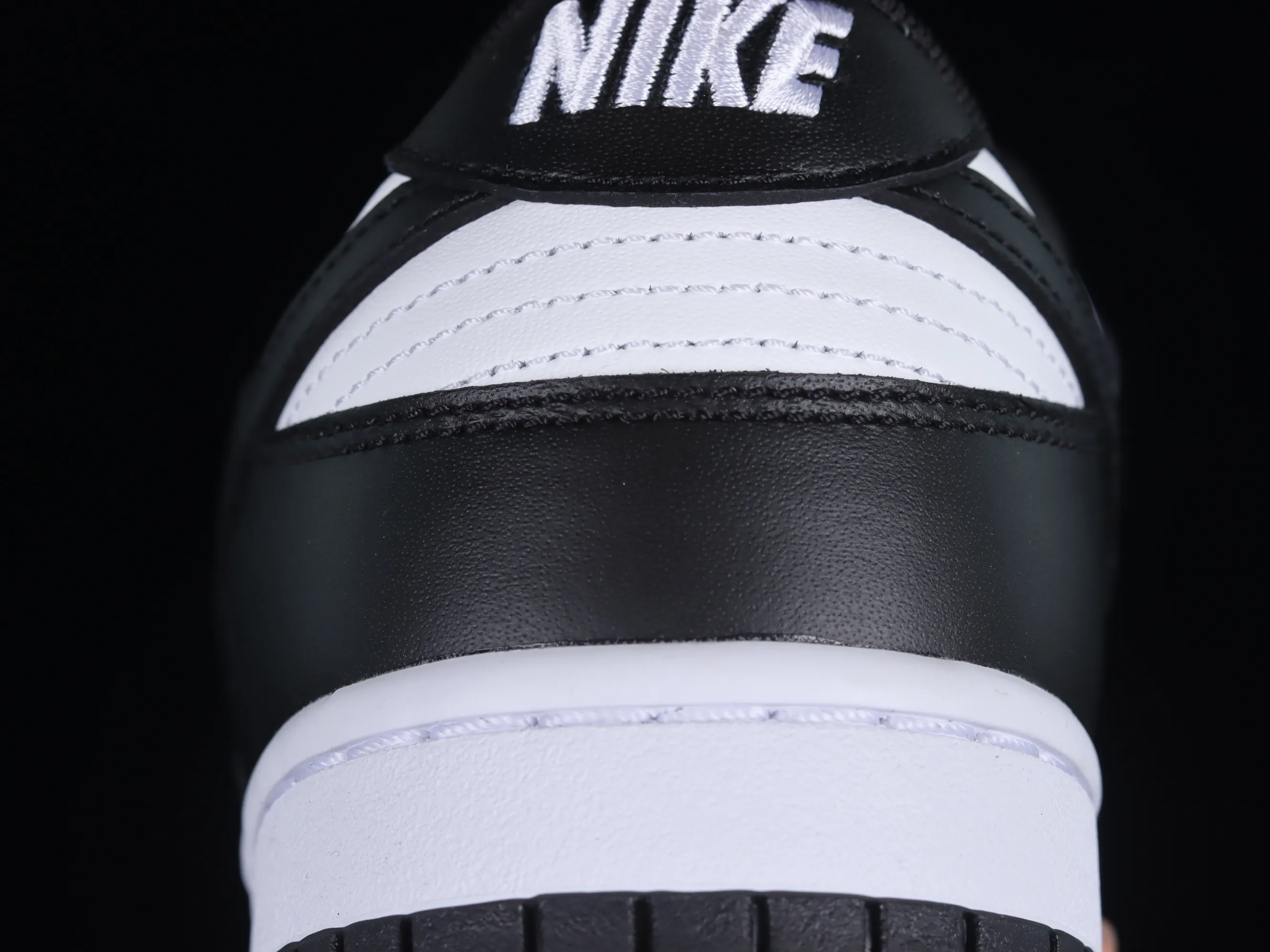 All categories Nk SB Dunk series Nk SB Dunk Low low-top sneakers M version Nk SB Dunk Low black and white panda SB smashed backboard fashion casual sneakers DD1391-100